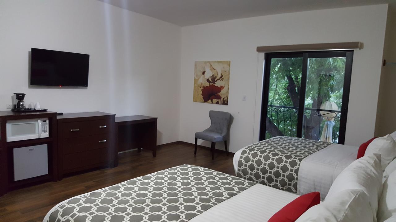 Los Nogales Inn Camargo Buitenkant foto